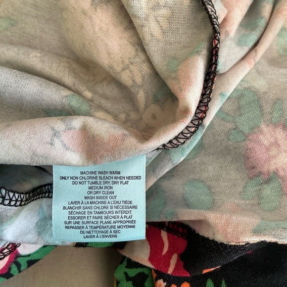 Louie Lucie Floral Black Skirt Size Small - Picture 6 of 6